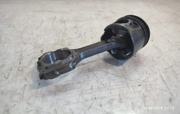 Opel Insignia A Piston with connecting rod 