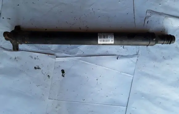 Mercedes-Benz E W212 Middle center prop shaft A2122316 2124102316 MB040521712