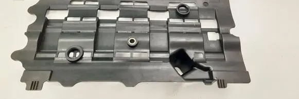 Volvo XC60 Other engine bay part 31339218 PA66G1F30