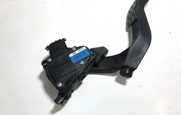 Volkswagen PASSAT B5.5 Accelerator throttle pedal 8d1723523n