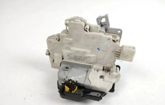 Audi A6 S6 C6 4F Front door lock 4F1837016