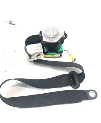 Toyota Auris 150 Front seatbelt 045555 F101P