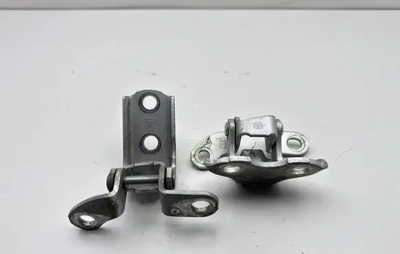 Toyota Prius (XW30) Rear door upper hinge