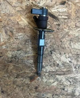 Audi A8 S8 D3 4E Fuel injector 057130277M
