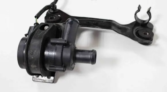 Volvo V40 Electric auxiliary coolant/water pump 31320347