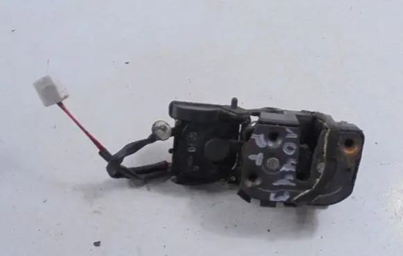 Mazda 323 Rear door lock