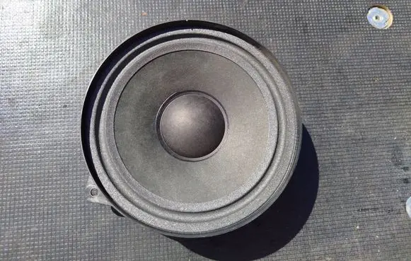 Alfa Romeo 147 Front door speaker