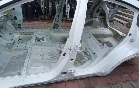 Honda HR-V Pillar (middle) GMAUTO4574097