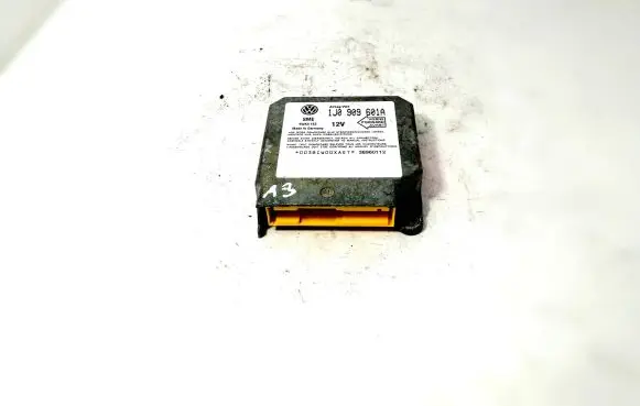 Audi A3 S3 8L Airbag control unit/module 1J0909601A