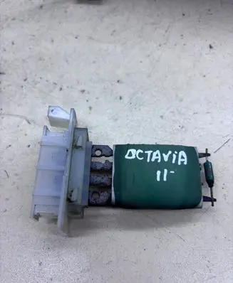 Skoda Octavia Mk2 (1Z) Heater blower motor/fan resistor 12380