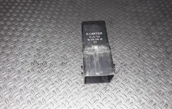 Glow plug pre-heat relay