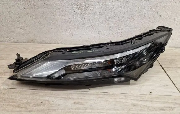 Nissan X-Trail T33 Headlight/headlamp