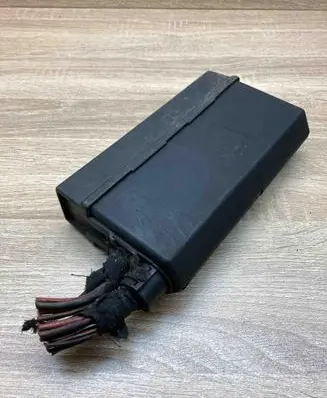 Opel Vectra B Fuse box set 90504296 Black