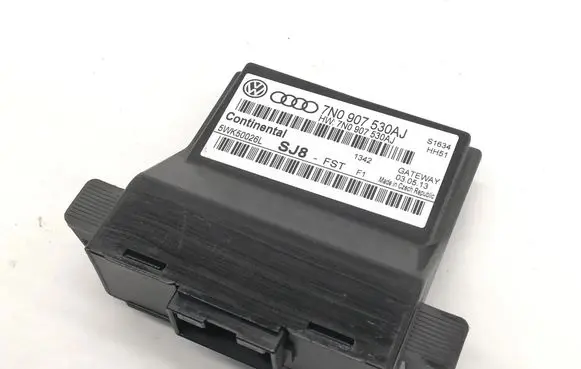 Volkswagen Scirocco Gateway control module 5WK50026L