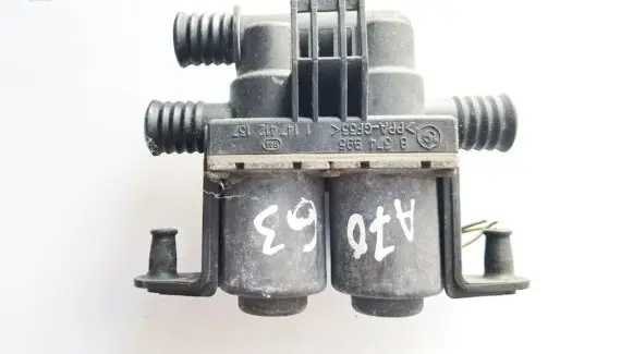 BMW X5 E53 Coolant heater control valve 8374995 1147412137