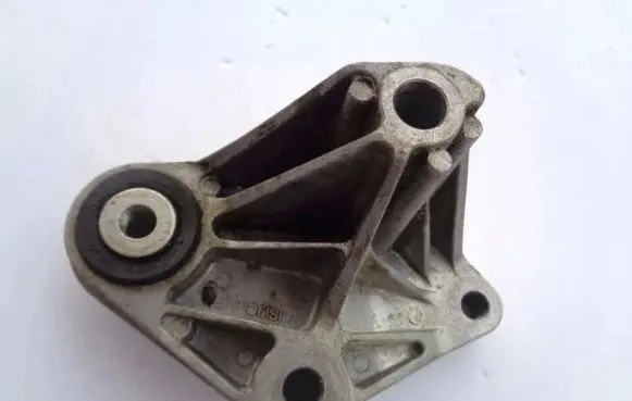 Ford C-MAX II Engine mount vacuum valve 