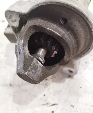 Ford Focus Starter motor AV6N11000GB