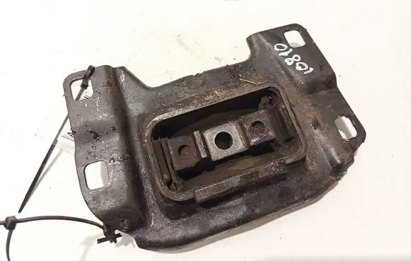 Engine mount bracket