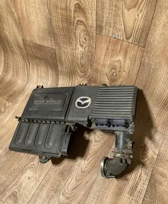 Mazda 3 I Air filter box 1001408552