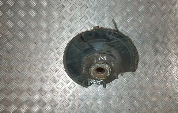 Mitsubishi Pajero Front wheel hub spindle knuckle