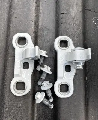 Volvo S90, V90 Rear door hinge set LH142