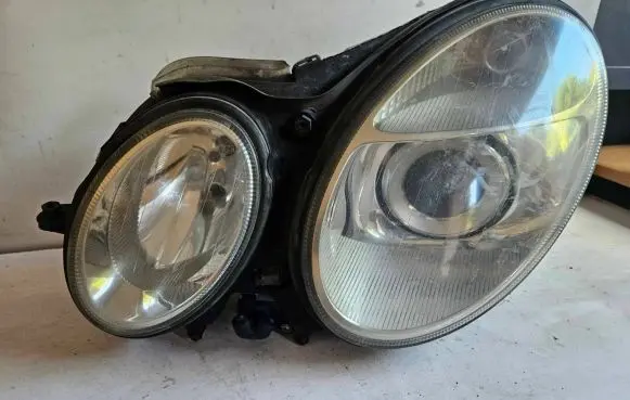 Mercedes-Benz E W211 Headlight/headlamp 15435901