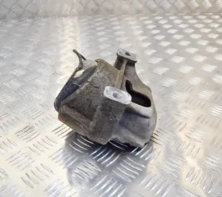 Audi Q5 SQ5 Engine mount bracket