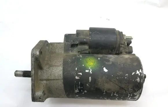 Volkswagen Polo Starter motor 085911023J