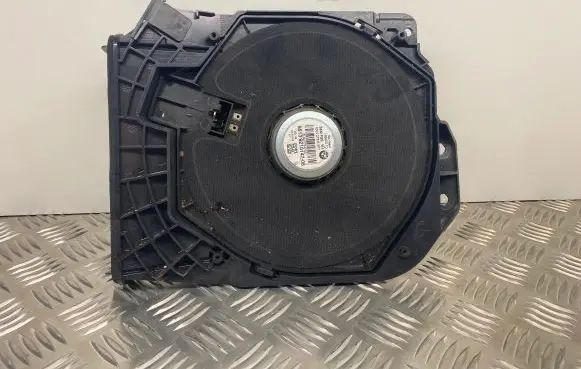 BMW 4 F32 F33 Subwoofer speaker 9210147 65139210147