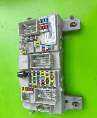 Ford Kuga I Fuse module 7M5T14A073JE 00110171 519200513