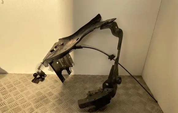 Mercedes-Benz E W211 Headlight/headlamp mounting bracket