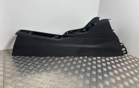 BMW 2 F46 Center console 9319575 0004428790 15624481