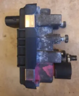 Volkswagen Touareg I Turbo 6NW008412 712120