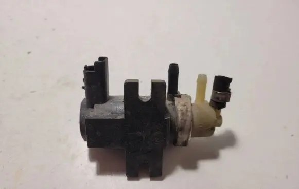 Citroen C5 Turbo solenoid valve 9661960380 70163300 10T005
