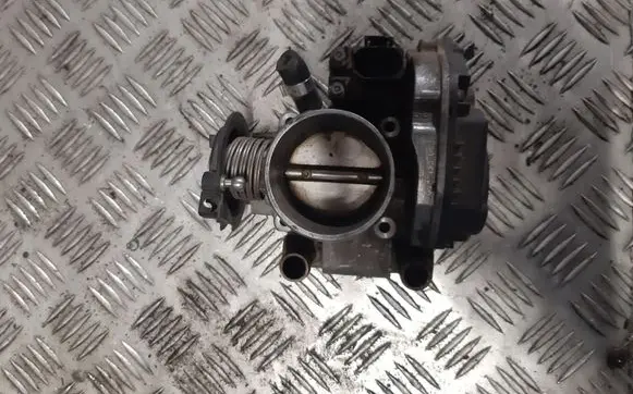 Audi A4 S4 B5 8D Throttle valve 058133063