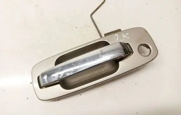 Nissan X-Trail T30 Front door exterior handle 