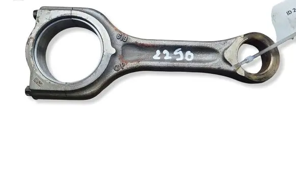 Volvo V40 Connecting rod/conrod 