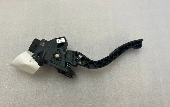 Mitsubishi Outlander Accelerator throttle pedal 1600A188