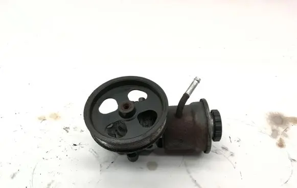 Toyota Avensis T250 Power steering pump 12180