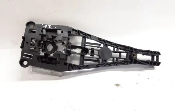 Rear door exterior handle/bracket