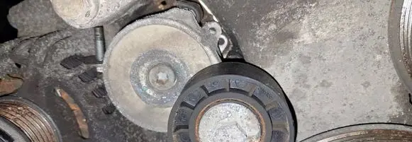 Alfa Romeo Mito Generator/alternator belt tensioner
