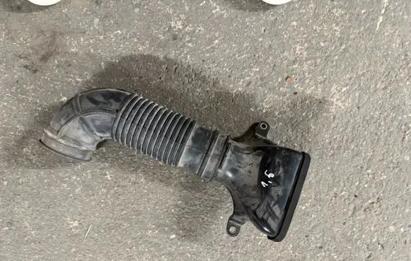 Air intake hose/pipe