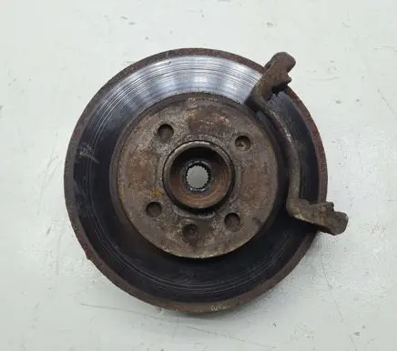 Volkswagen PASSAT B4 Front wheel hub