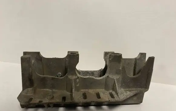 Renault Kangoo I Engine mounting bracket 7700110112
