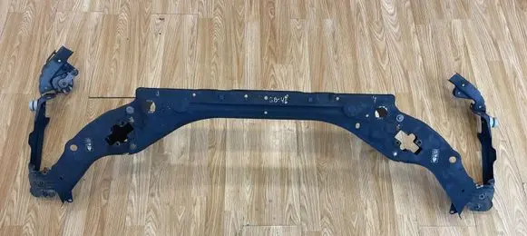 Mercedes-Benz E W211 Radiator support slam panel A2048173420