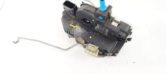 Opel Astra J Front door lock