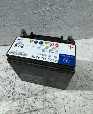 Mercedes-Benz E W212 Car battery A0009829308