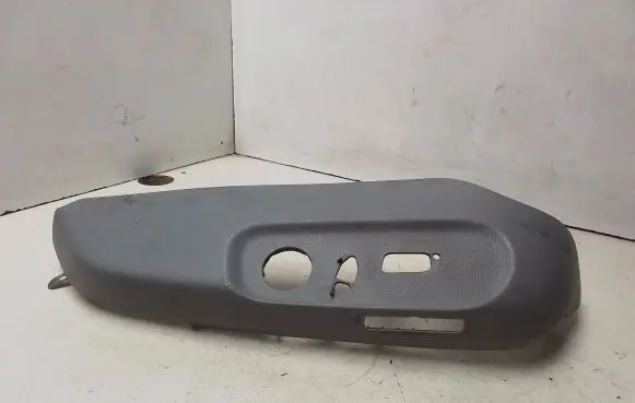 Volkswagen PASSAT B6 Seat trim 3C0881317E