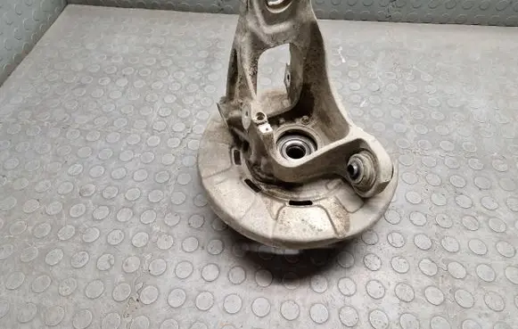 BMW X5 F15 Rear wheel hub 6877218