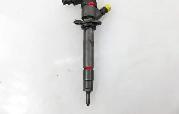 Volvo V70 Fuel injector 8658352 0445110078